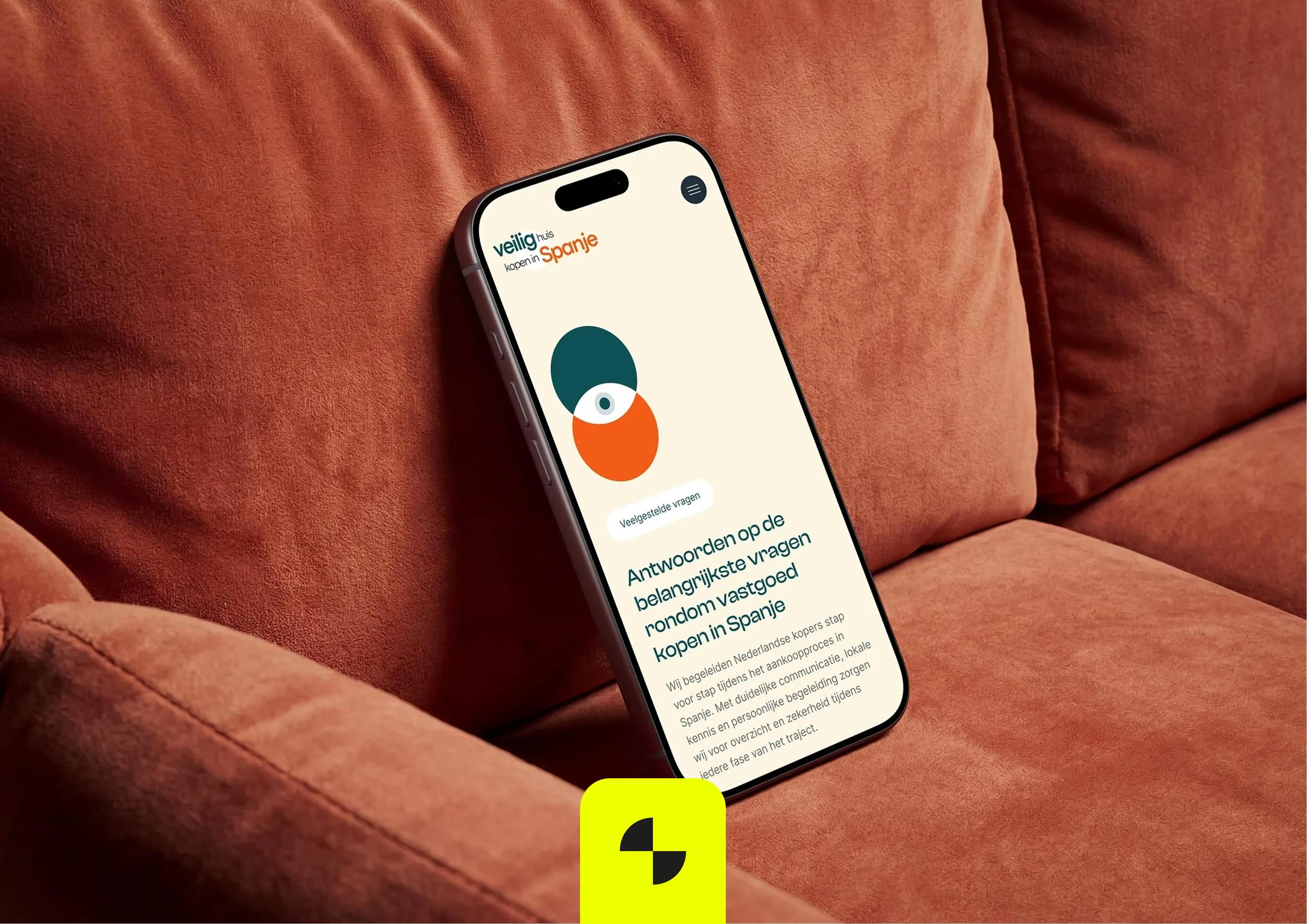 Veilig Huis Kopen in Spanje project cover — website shown on a phone mockup